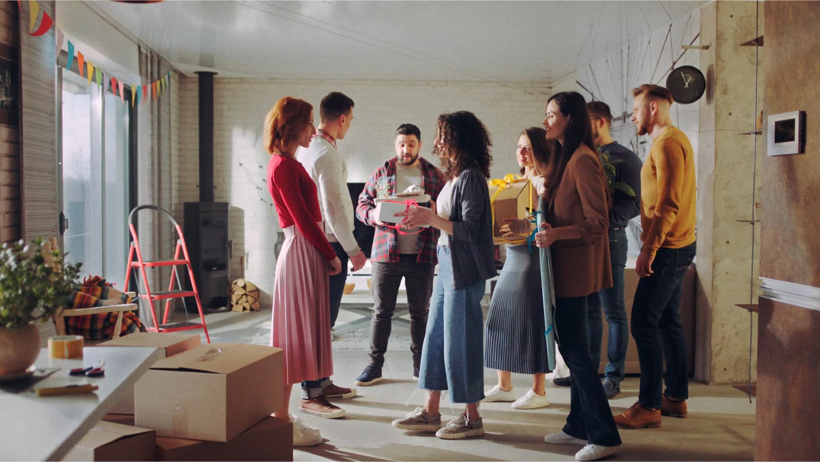 BCR Acasă Plus — product branding and TV commercial